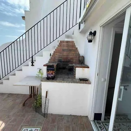 Dom wakacyjny Beautiful 3 Floors Front Beach House With Terrace Albufeira